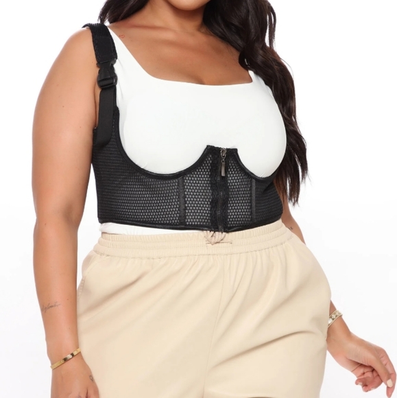 She's a stunner underwire corset - Picture 11 of 12